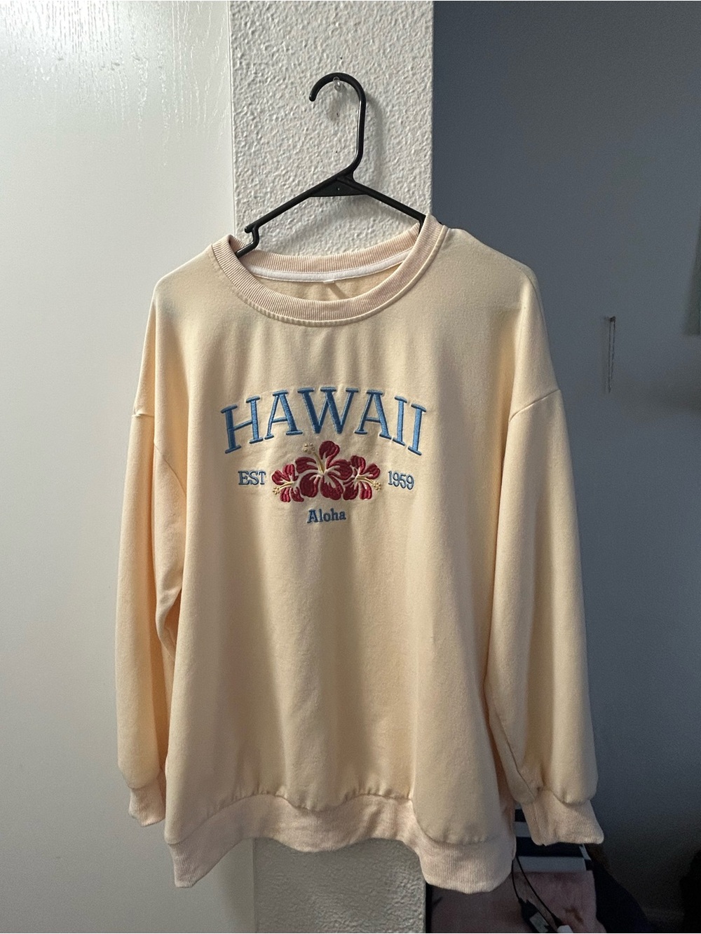Hawaii Aloha Crewneck Sweatshirt - Cream with Blue & Red Embroidery